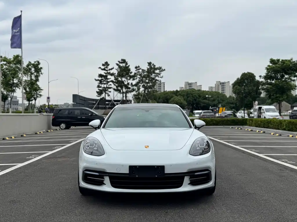 Porsche Panamera 2020 — фото 2