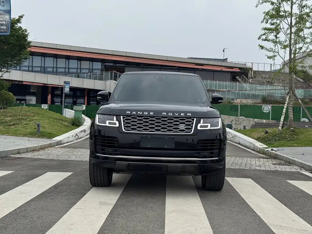 Land Rover Range Rover 2022 — фото 2