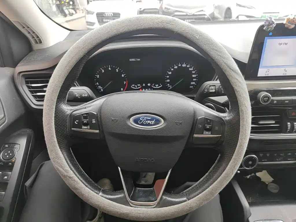 Ford Focus 2020 — фото 11