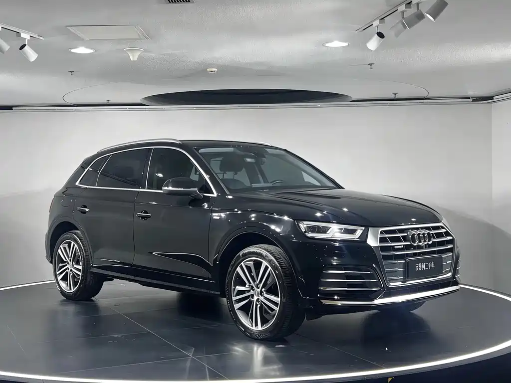 Audi Q5L 2021 — фото 11