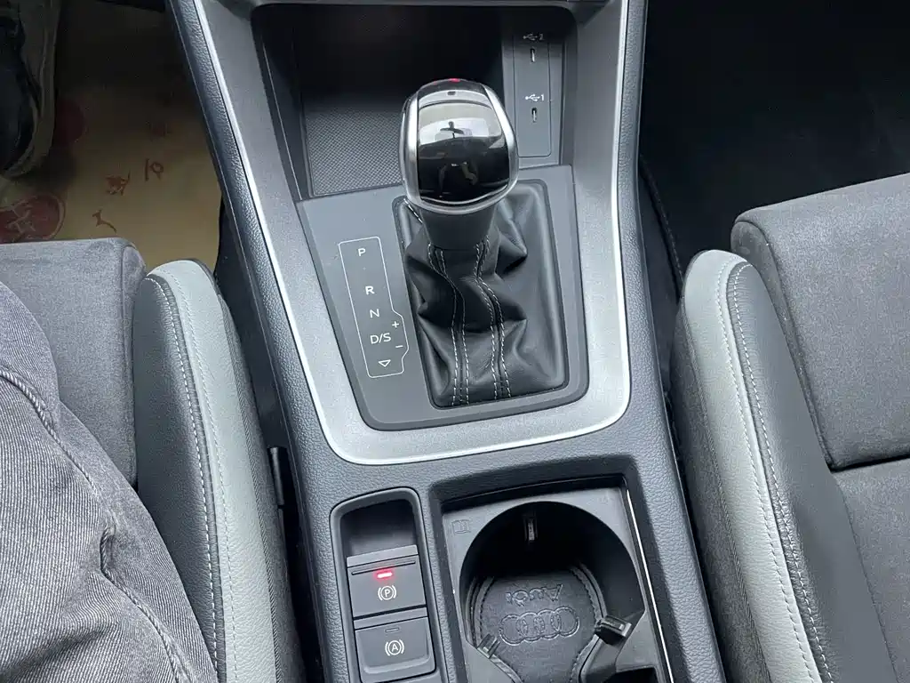 Audi Q3 2023 — фото 17