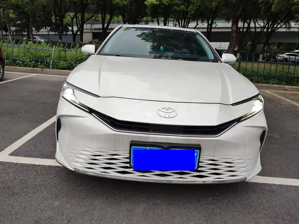 Toyota Camry 2024 — фото 5