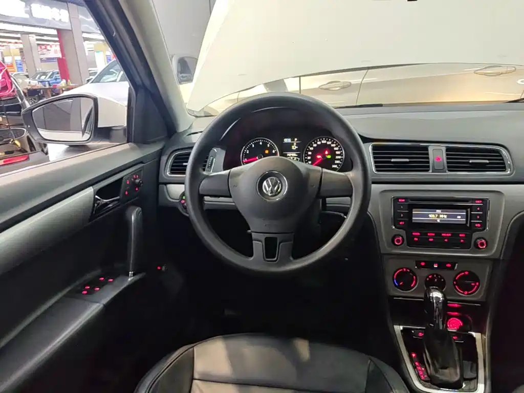 Volkswagen Lavida 2015 — фото 11