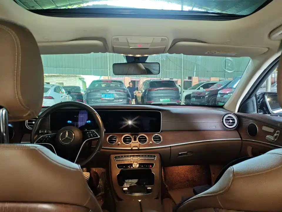 Mercedes-Benz E-Class 2022