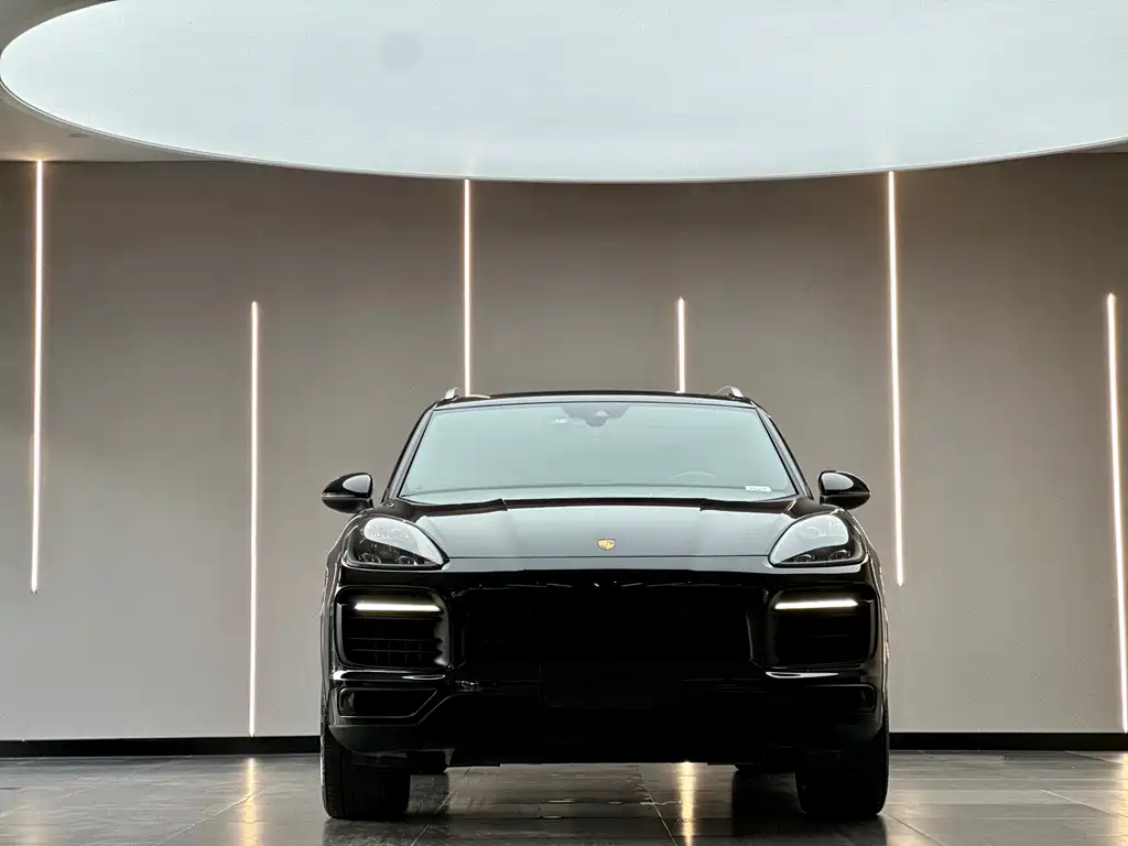 Porsche Cayenne 2021 — фото 2
