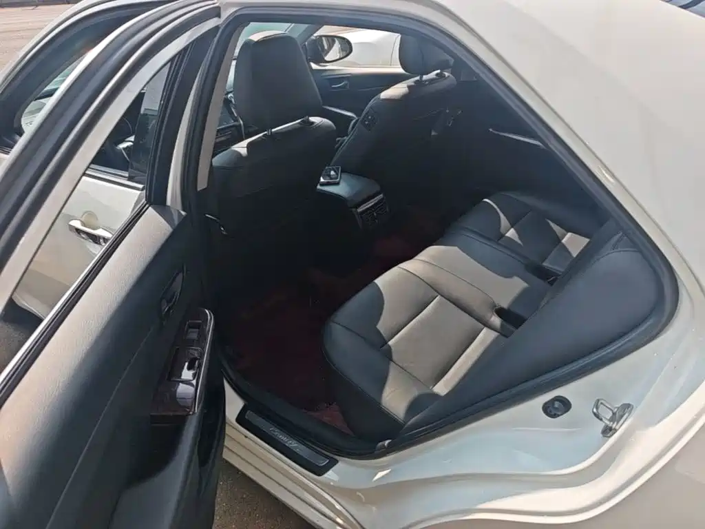Toyota Camry 2015 — фото 17
