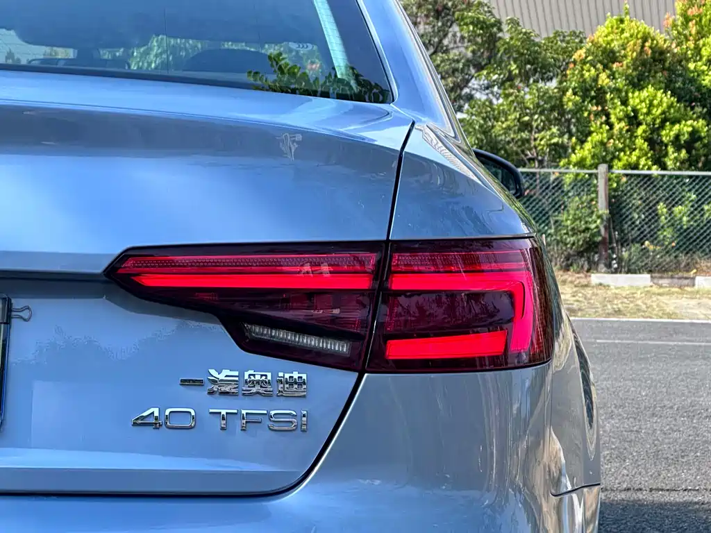 Audi A4L 2018 — фото 17