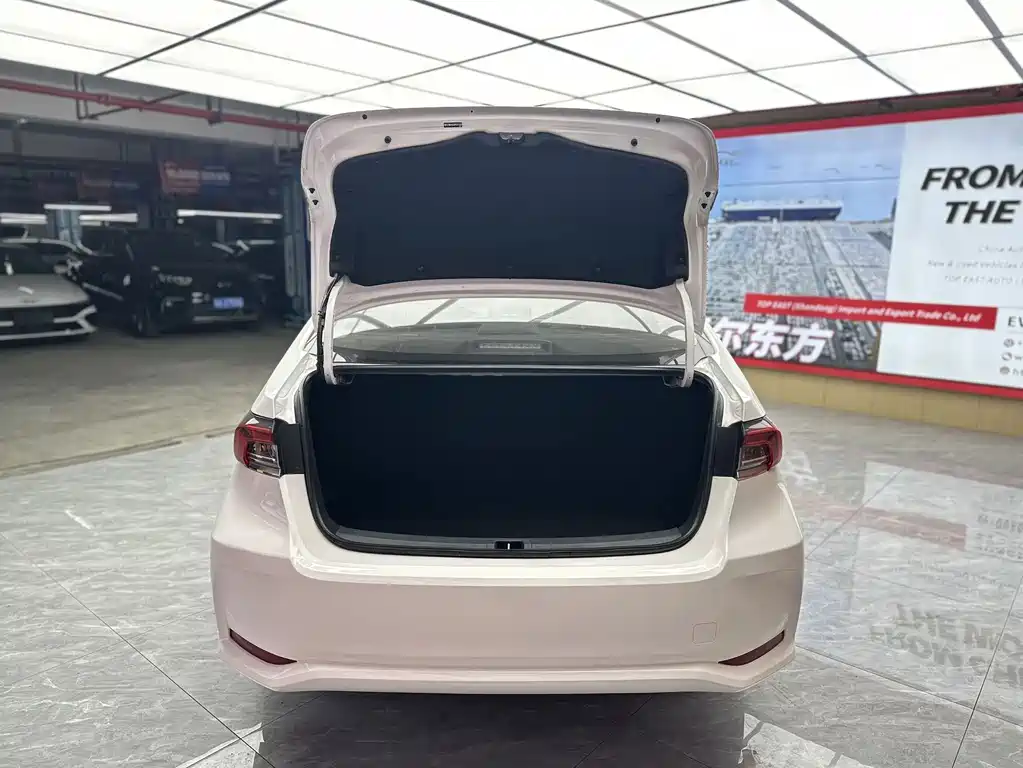 Toyota Corolla 2023 — фото 16