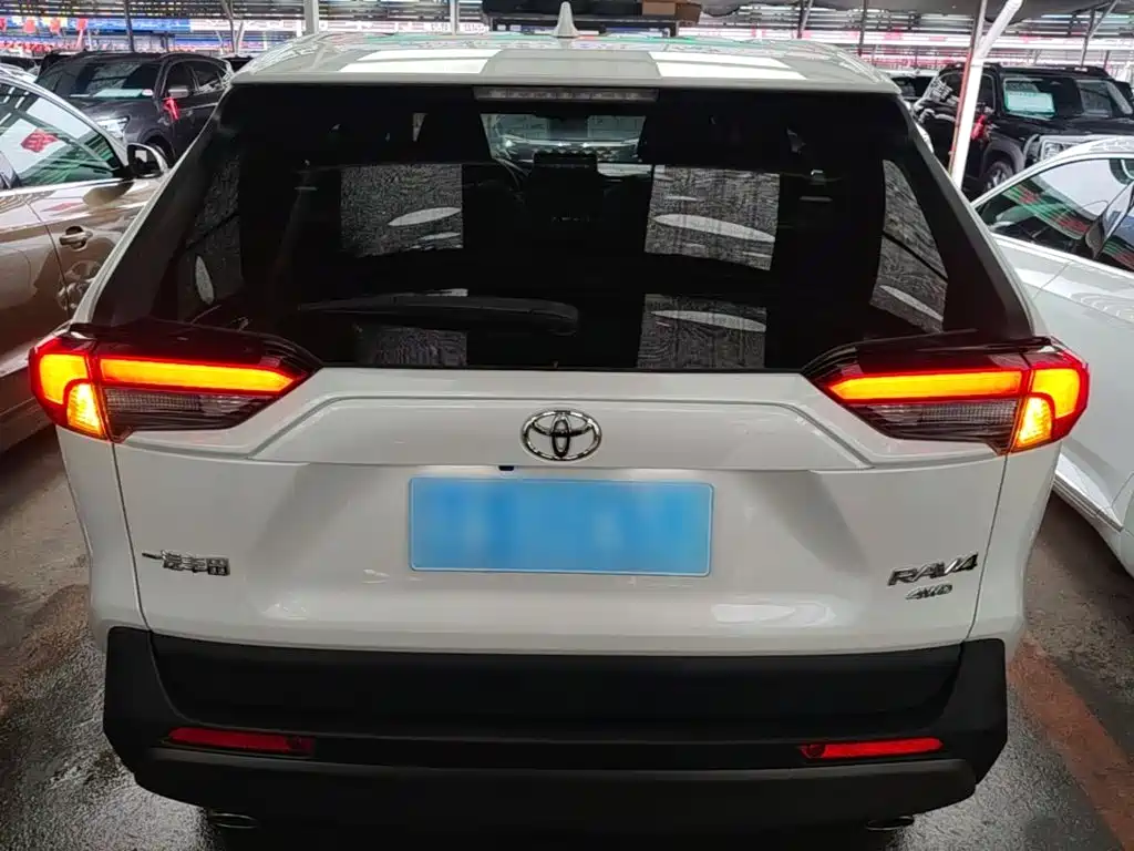 Toyota RAV4 2021