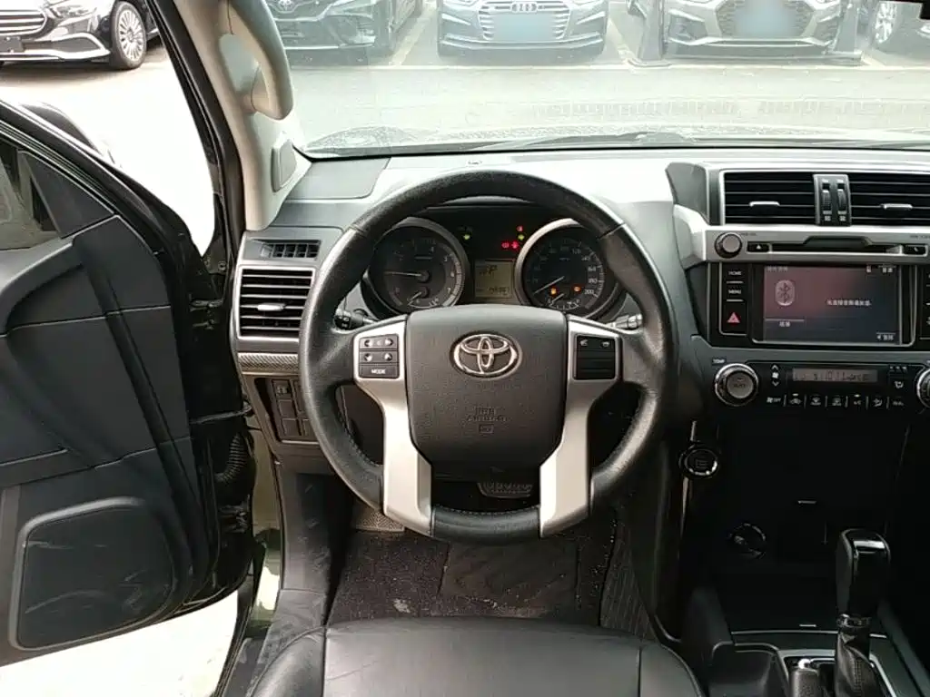Toyota Prado 2017 — фото 11