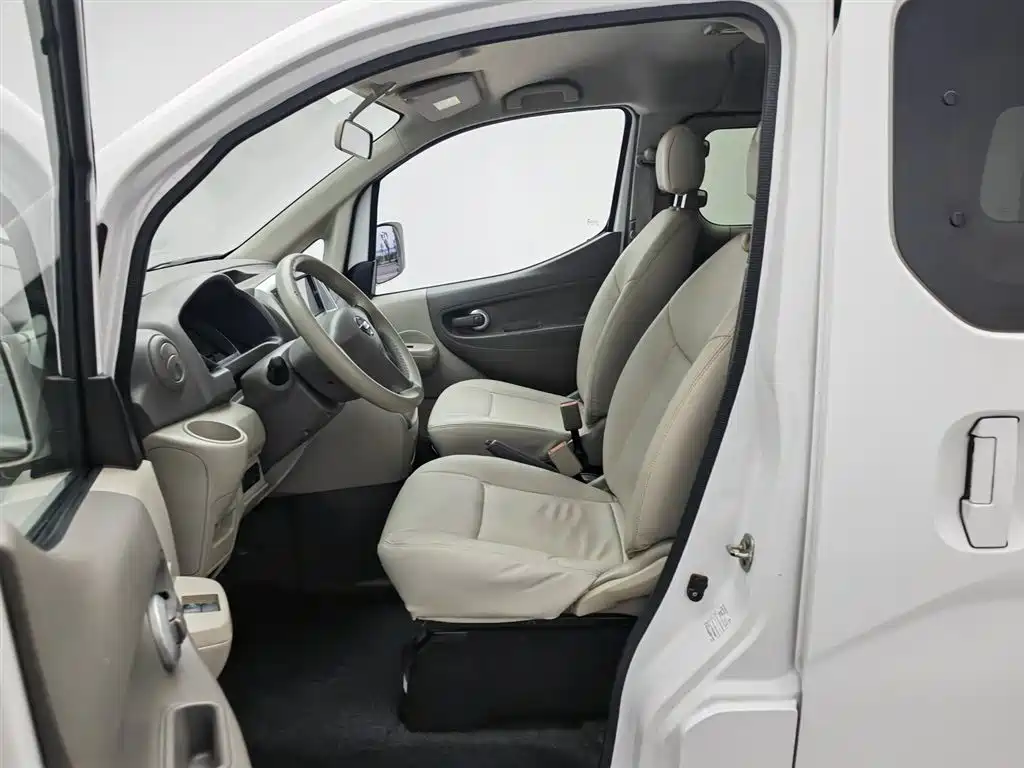 Nissan NV200 2020 — фото 10