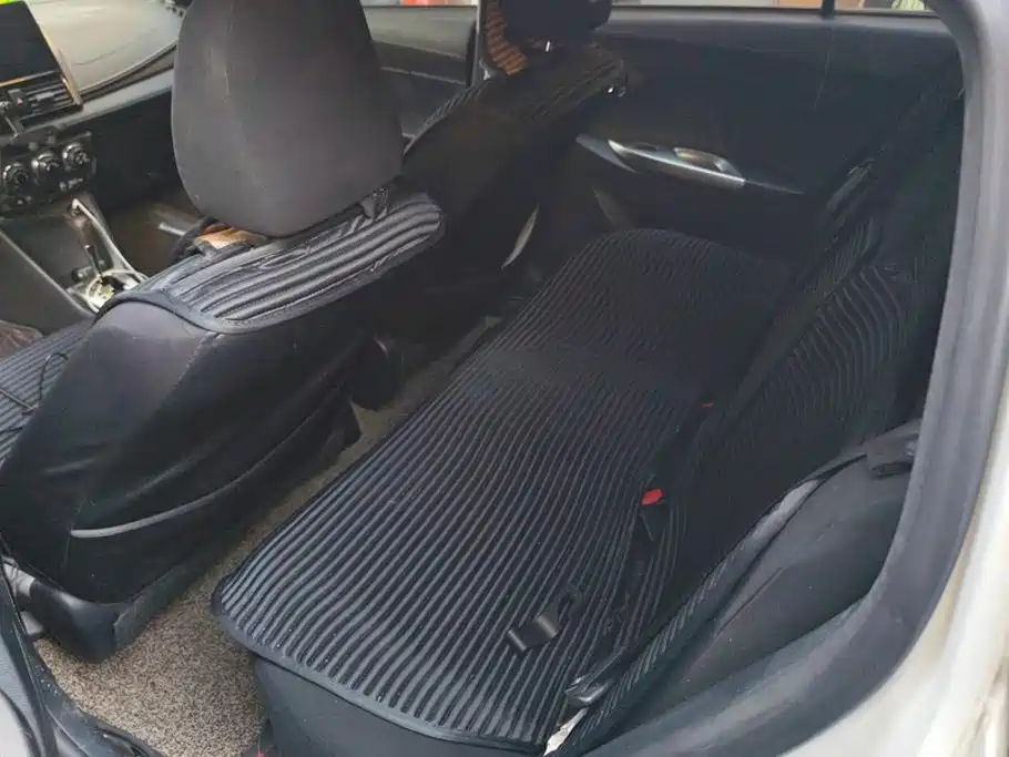 Toyota Yaris L 2015 — фото 11