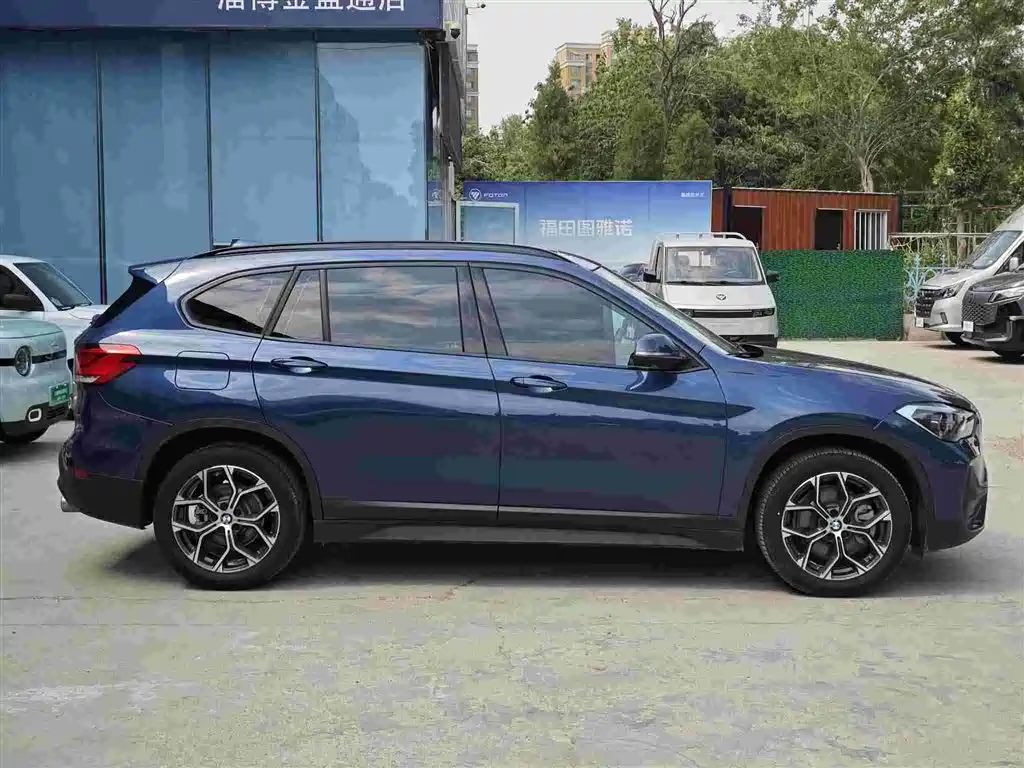 BMW X1 2022 — фото 3