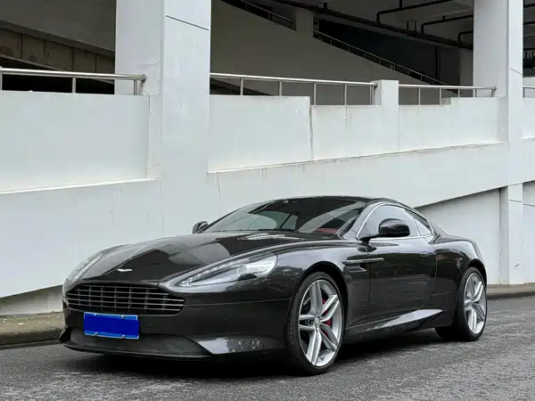 Aston Martin DB9 2015