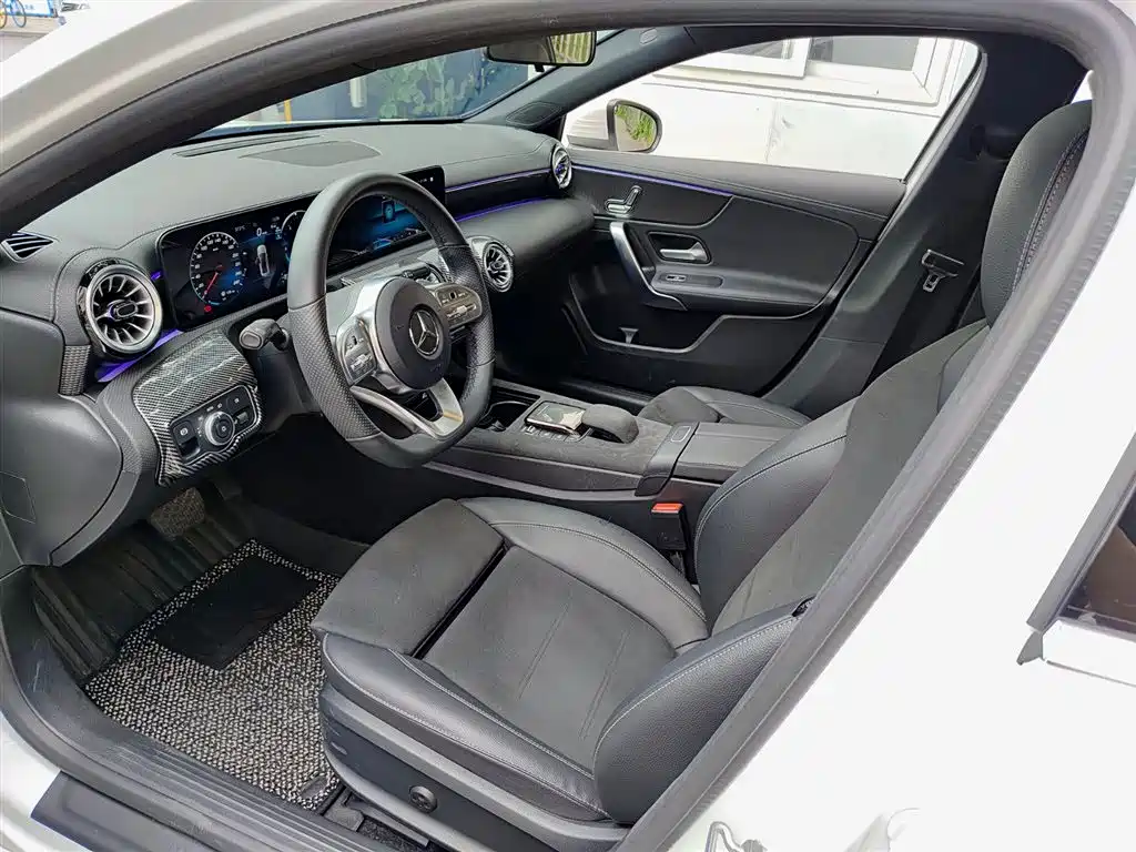 Mercedes-Benz A-Class 2023 — фото 7