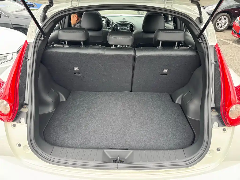Infiniti ESQ 2017 — фото 12