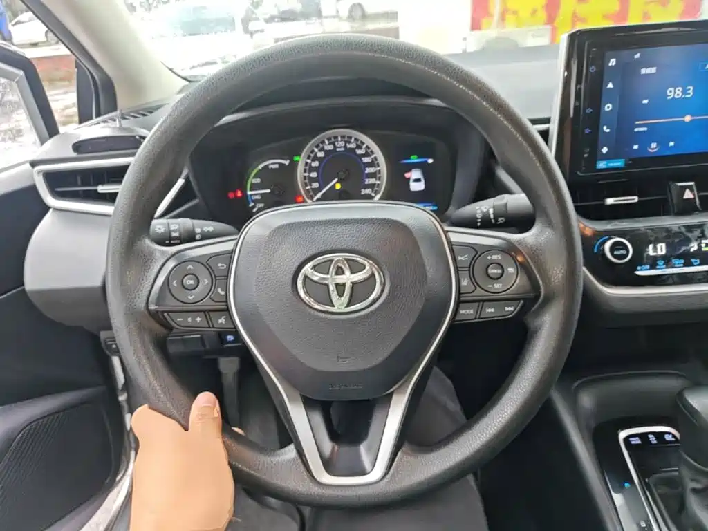 Toyota Corolla 2021 — фото 11