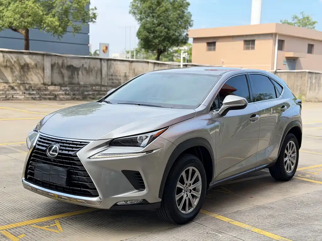 Lexus NX 2021