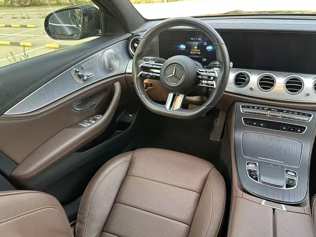 Mercedes-Benz E-Class 2022 — фото 17