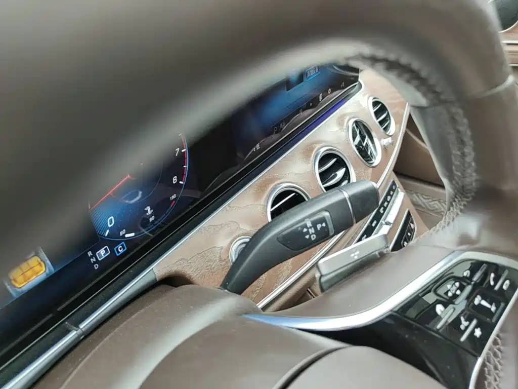 Mercedes-Benz E-Class 2022 — фото 14