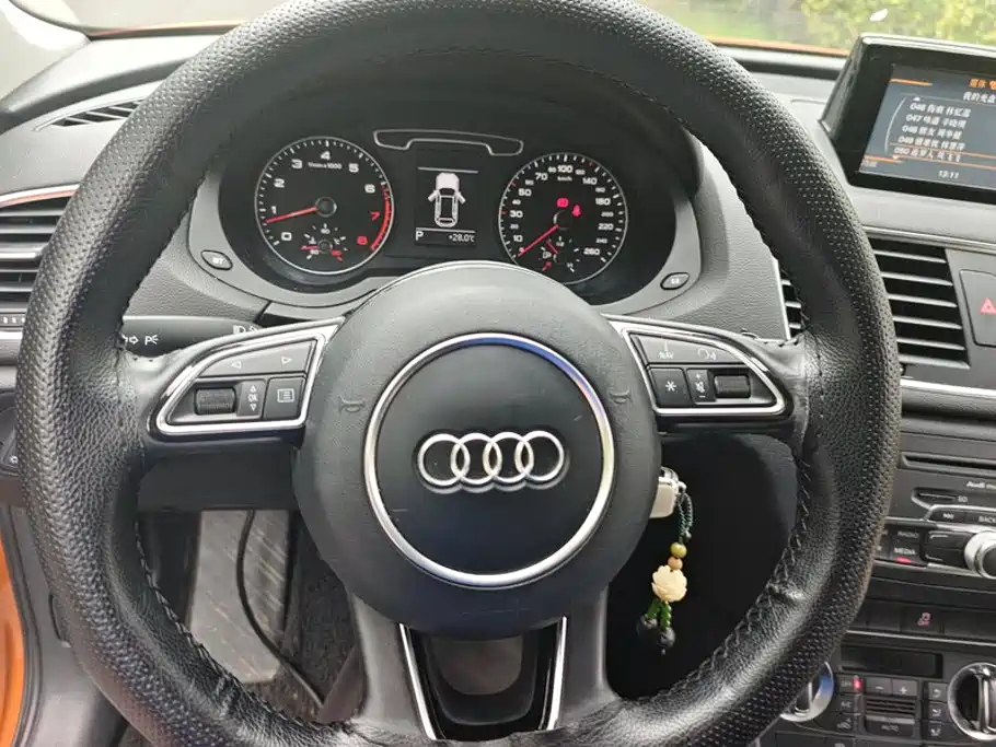 Audi Q3 2014 — фото 15