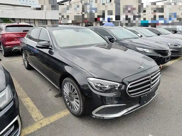 Mercedes-Benz E-Class 2022