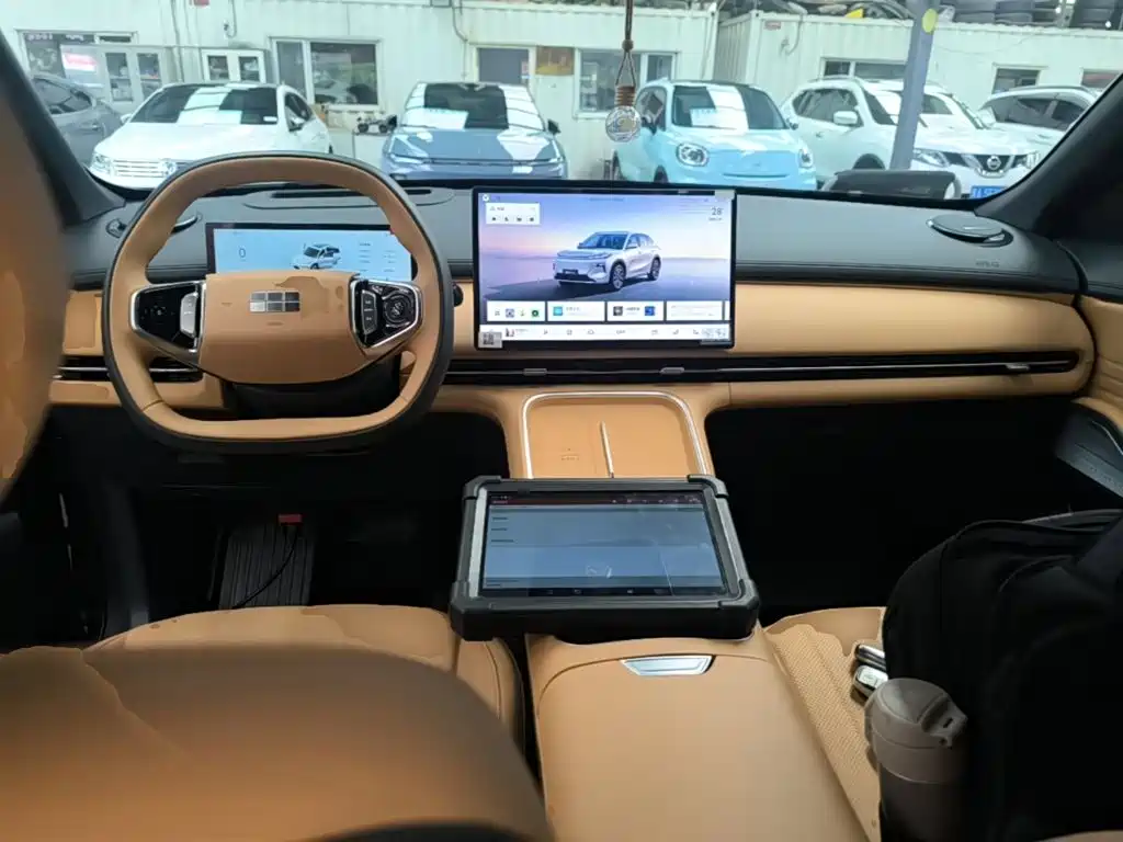 Geely Galaxy Starship 7 2025 — фото 10