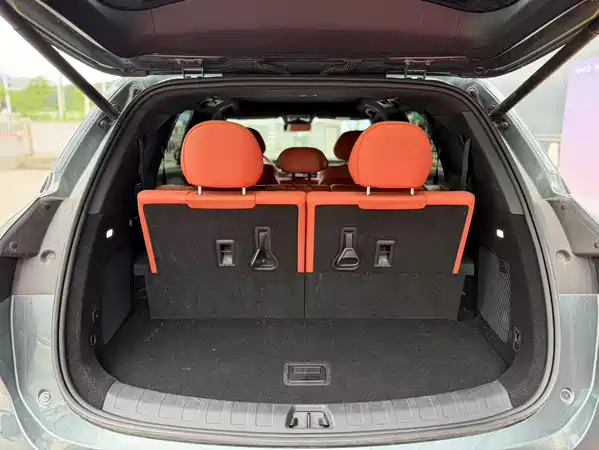 BYD Tang L 2025