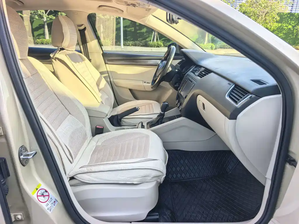 Skoda Octavia 2015 — фото 8