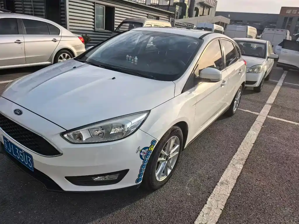 Ford Focus 2018 — фото 1