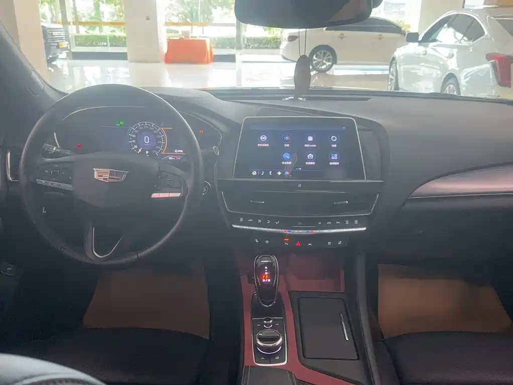 Cadillac CT5 2023 — фото 10