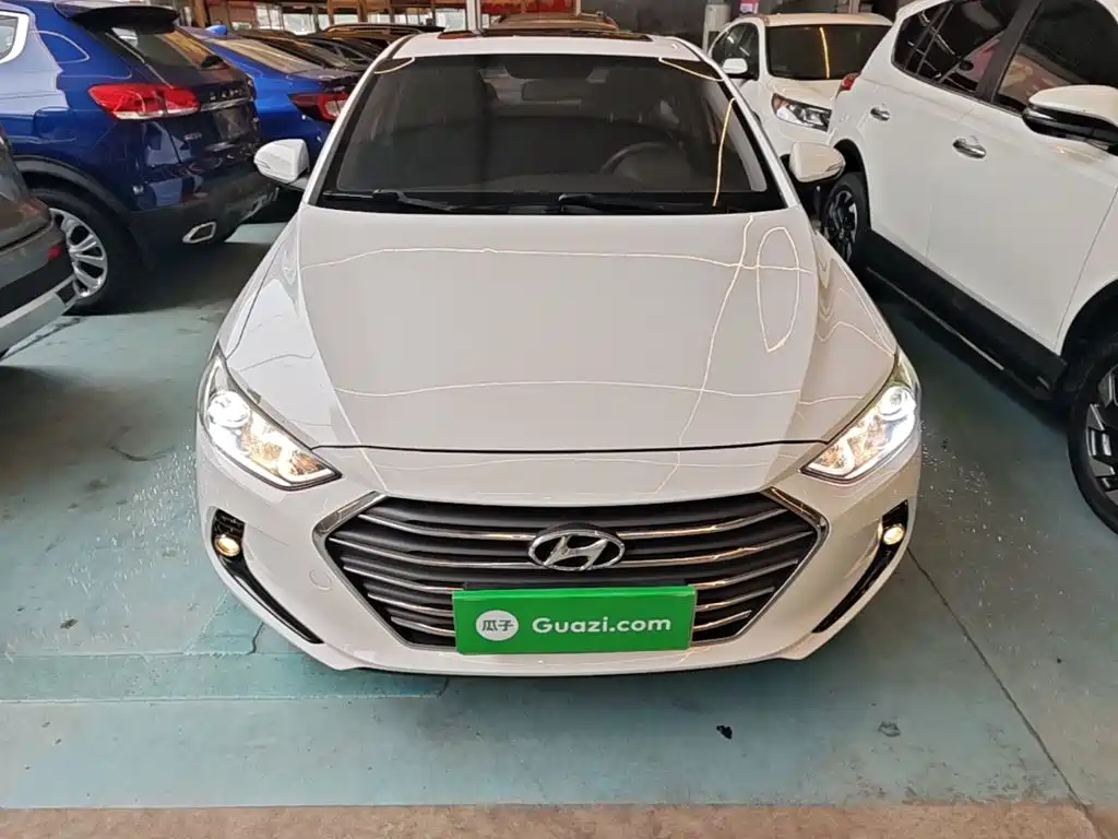 Hyundai Elantra 2016 — фото 3