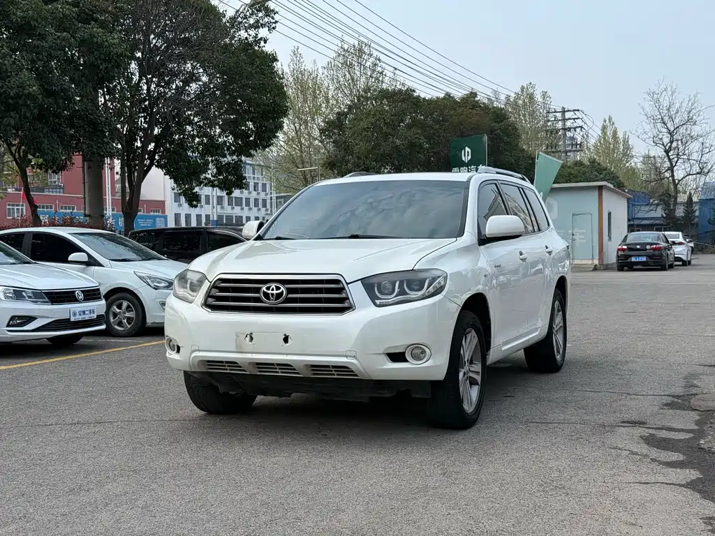 Toyota Highlander 2011 — фото 1