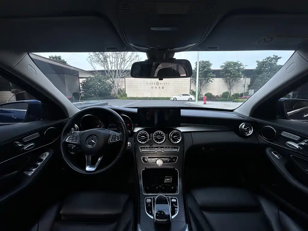 Mercedes-Benz C-Class 2018 — фото 9