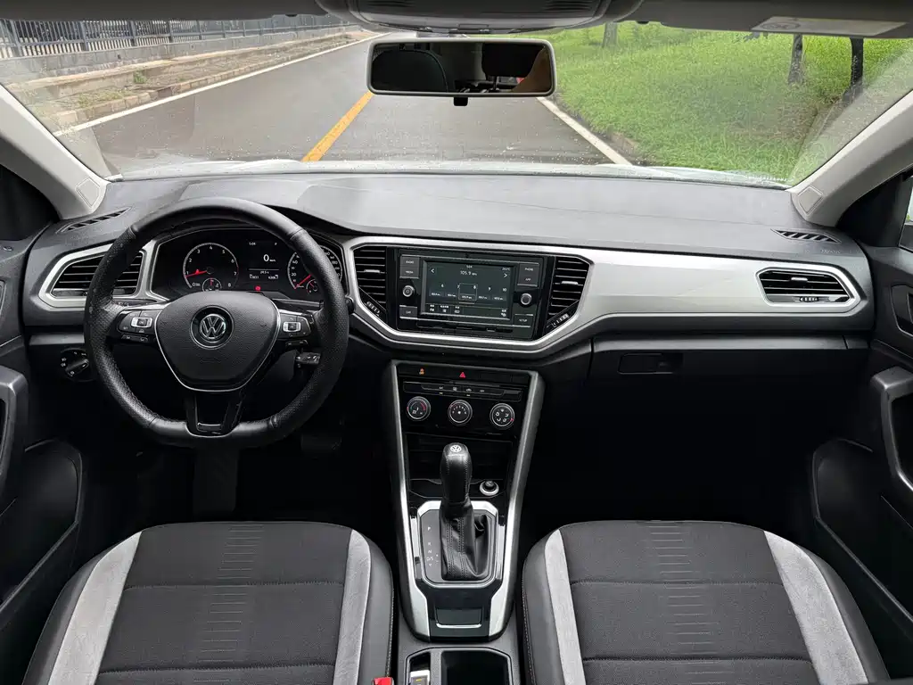 Volkswagen T-Roc 2019 — фото 11