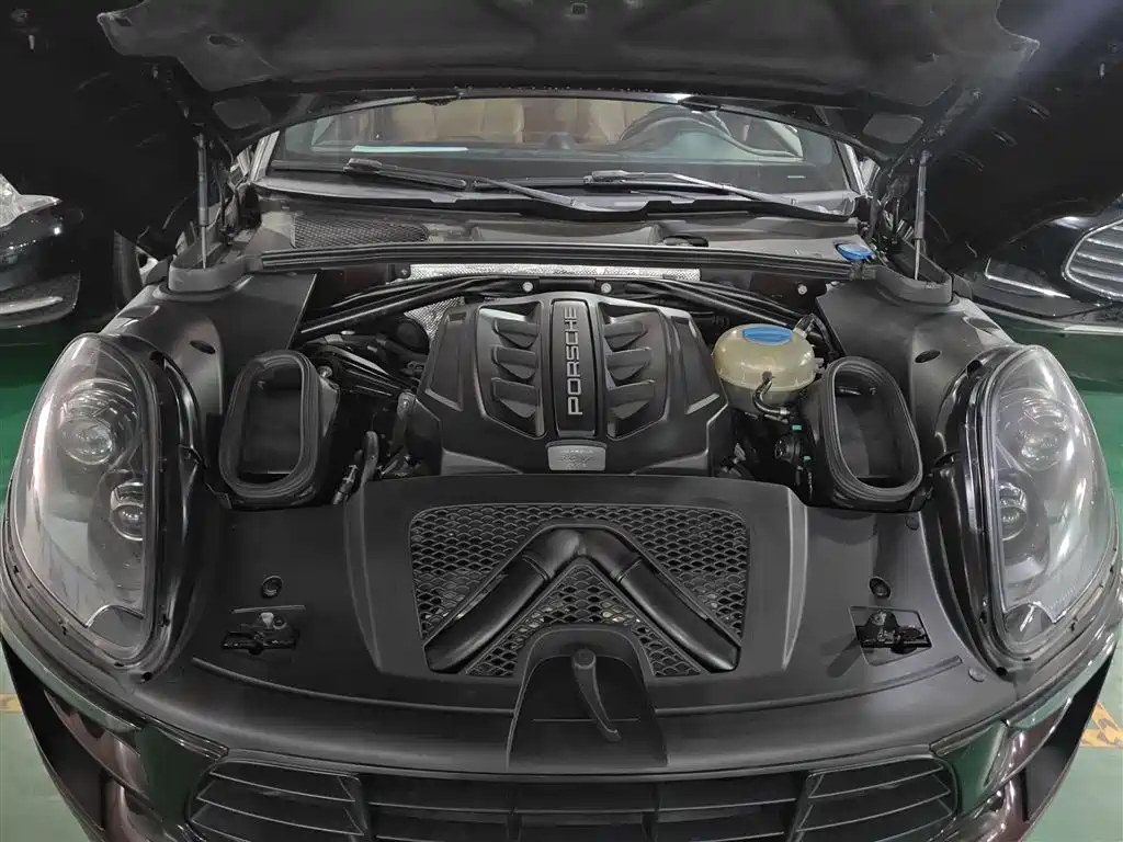 Porsche Macan 2016 — фото 16