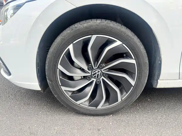 Volkswagen Golf 2024