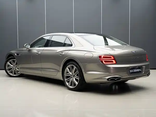 Bentley Flying Spur Plug-In Hybrid 2023