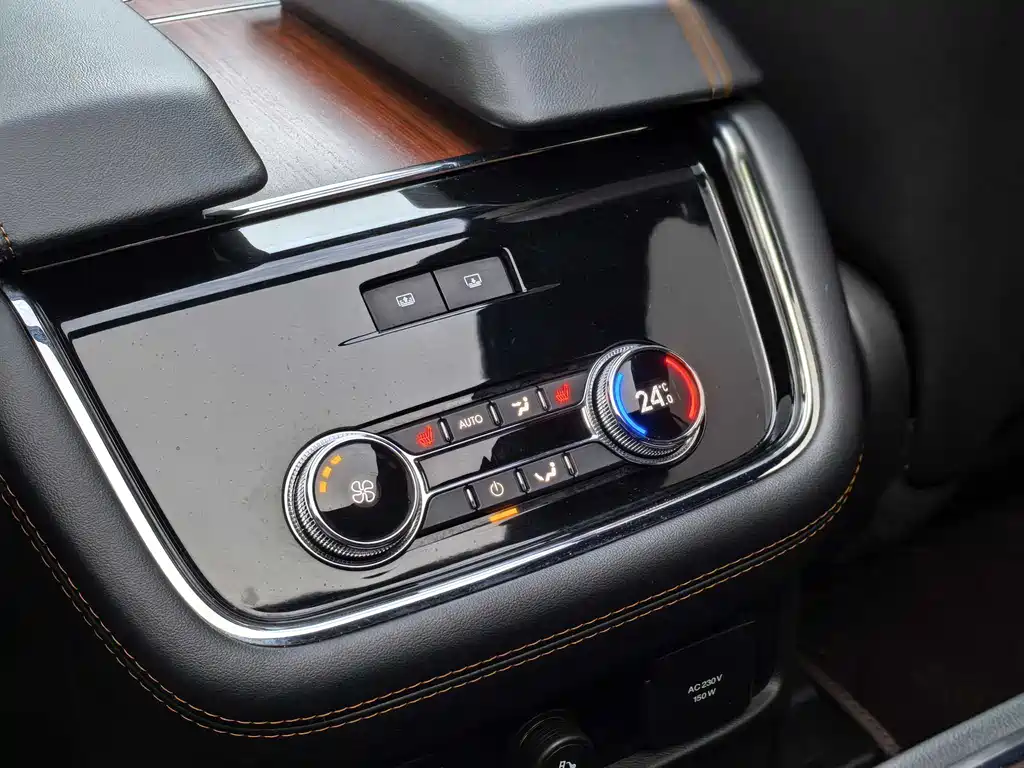 Lincoln Navigator 2023 — фото 14
