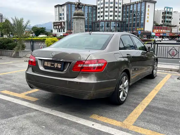 Mercedes-Benz E-Class 2010
