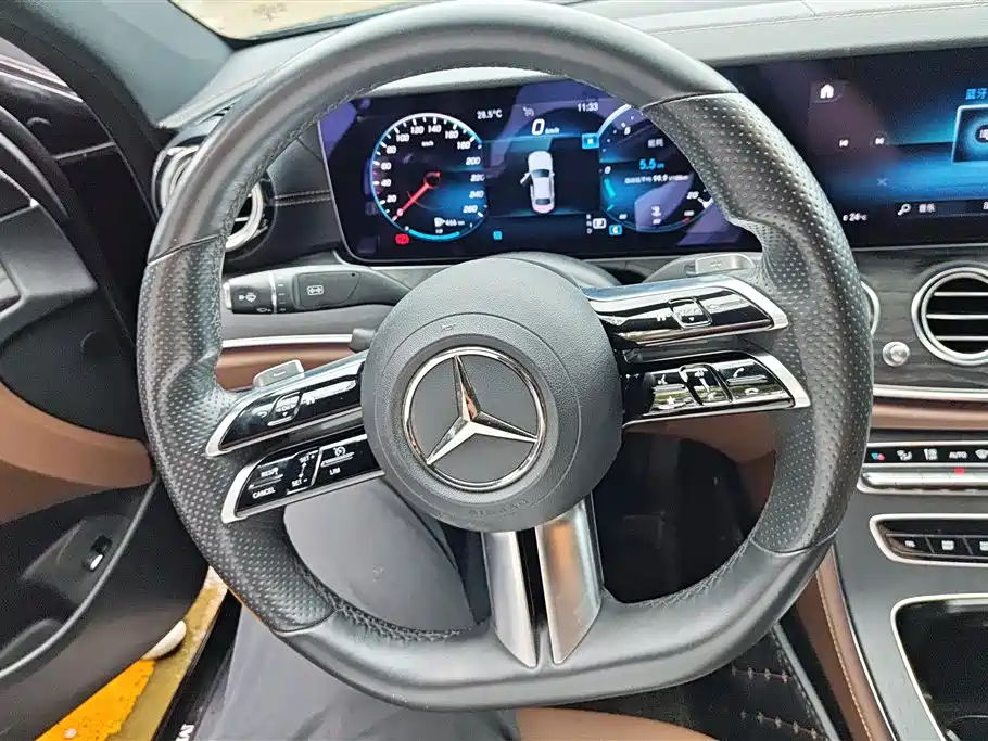 Mercedes-Benz E-Class 2021 — фото 15
