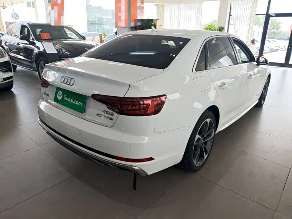 Audi A4L 2020