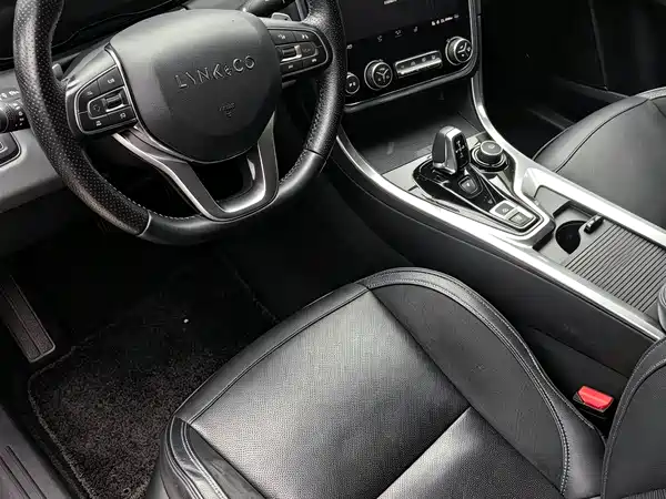 Lynk & Co 01 EM-P 2018