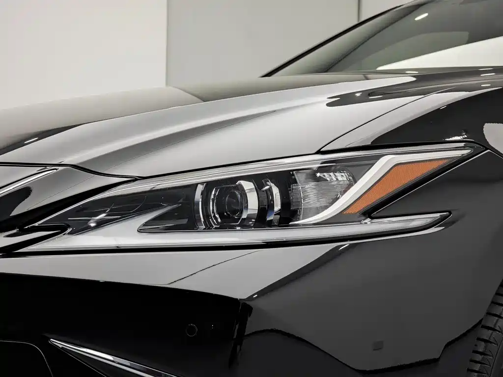 Lexus ES 2023 — фото 15