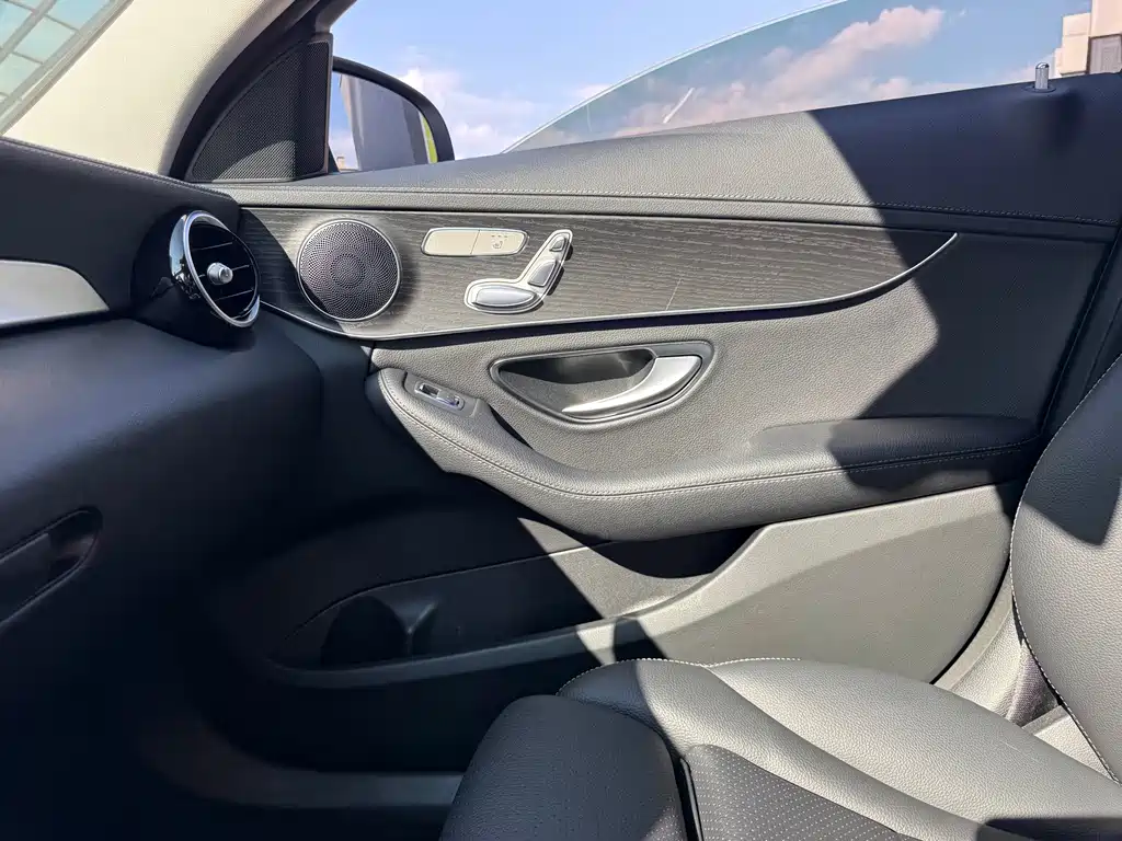 Mercedes-Benz C-Class 2020 — фото 28