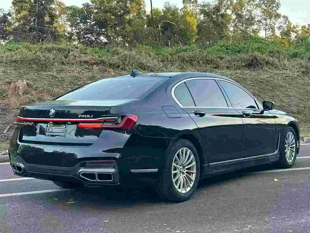 BMW 7 Series 2018 — фото 9