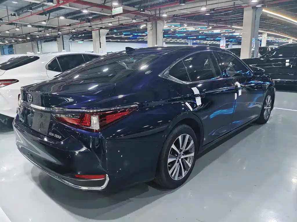 Lexus ES 2021 — фото 18