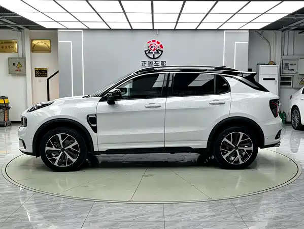 Lynk & Co 01 EM-P 2018
