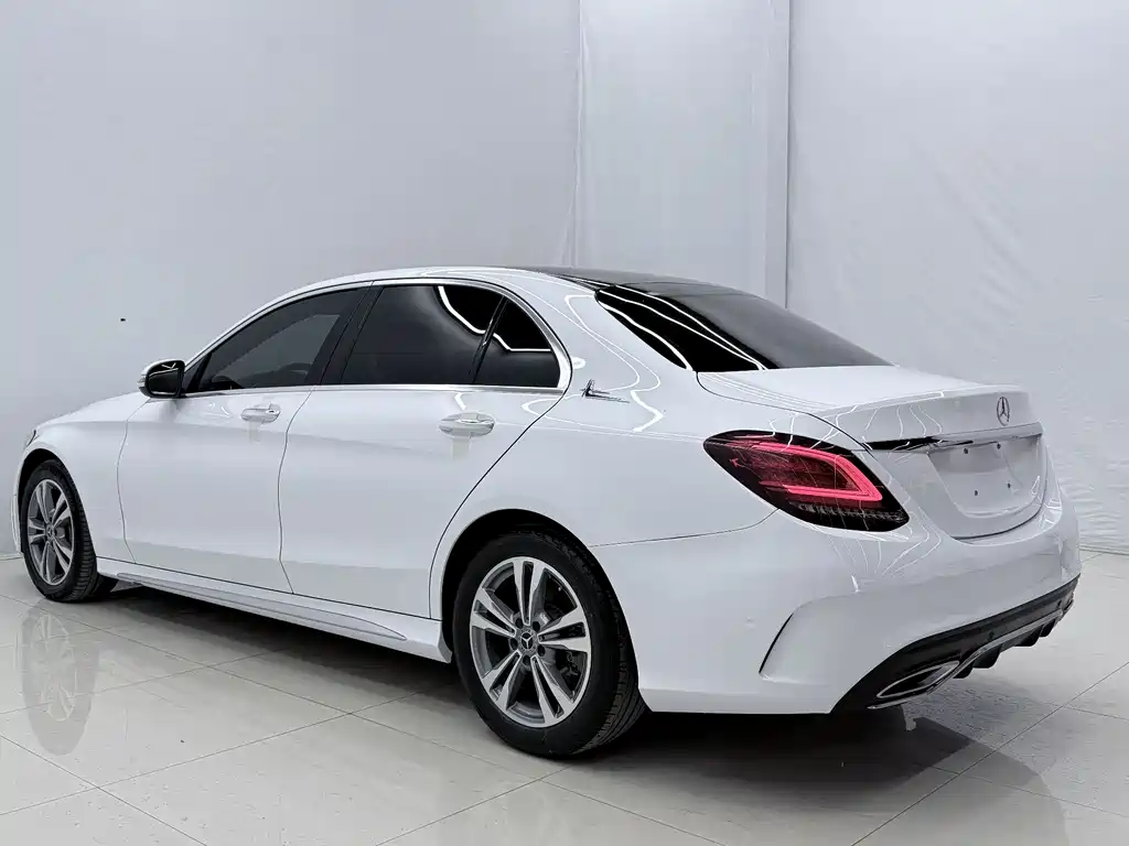 Mercedes-Benz C-Class 2019 — фото 15
