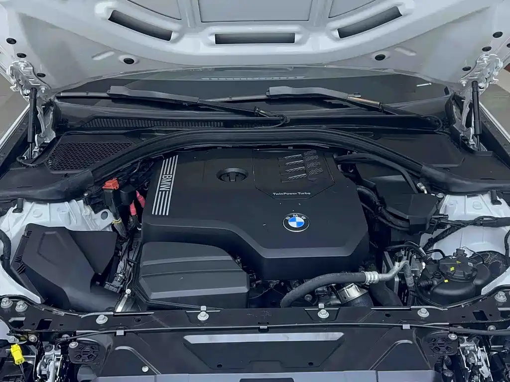 BMW 3 Series 2022 — фото 19